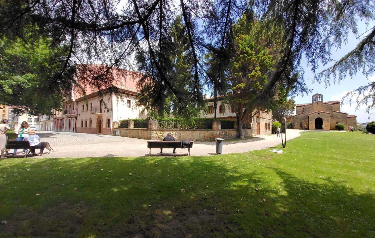 Apartamentos Santullano 1 Oviedo Buitenkant foto